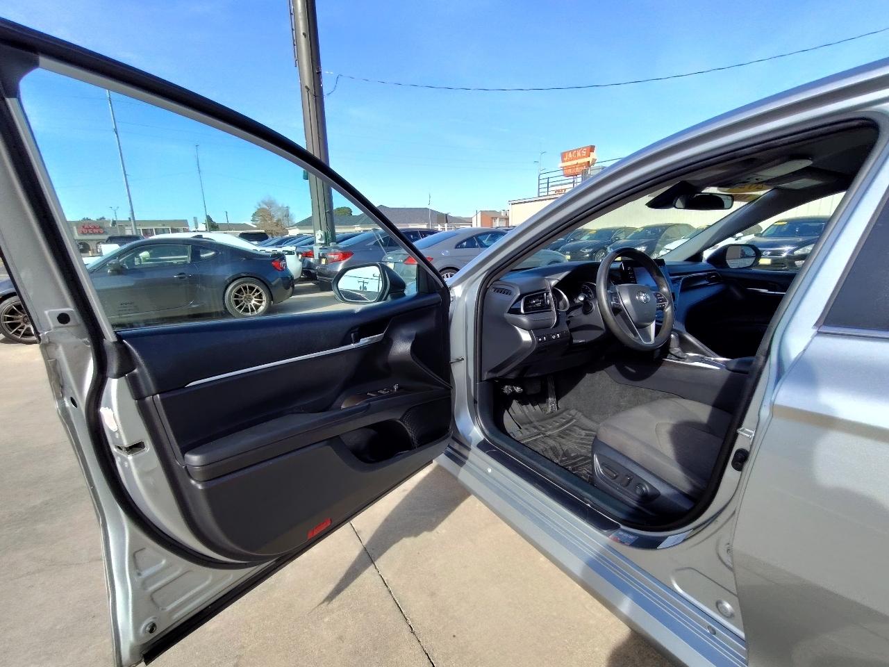 Toyota Camry LE 4D Sedan 2023