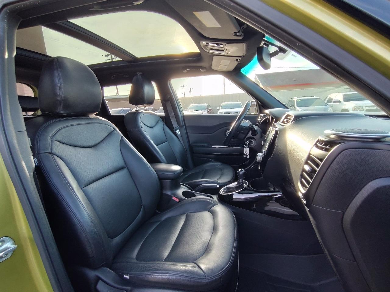 Kia Soul ! w/Premium Package 2015