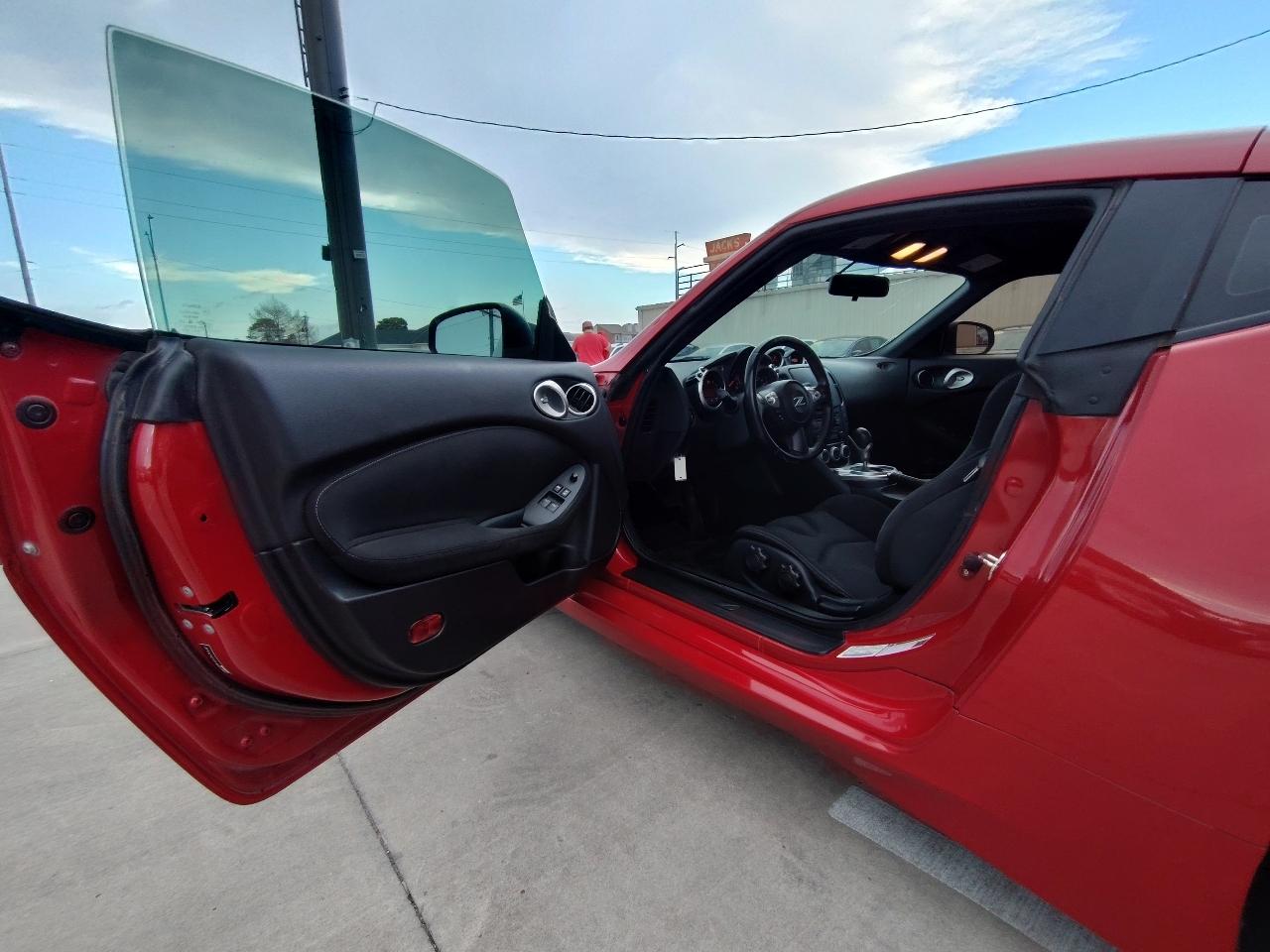 Nissan Z 370Z Coupe 7AT 2015