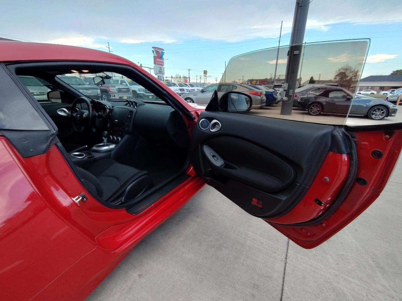 Nissan Z 370Z Coupe 7AT 2015