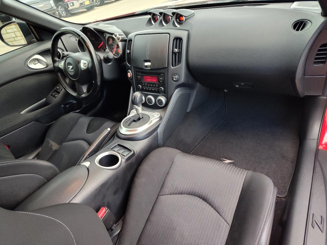 Nissan Z 370Z Coupe 7AT 2015