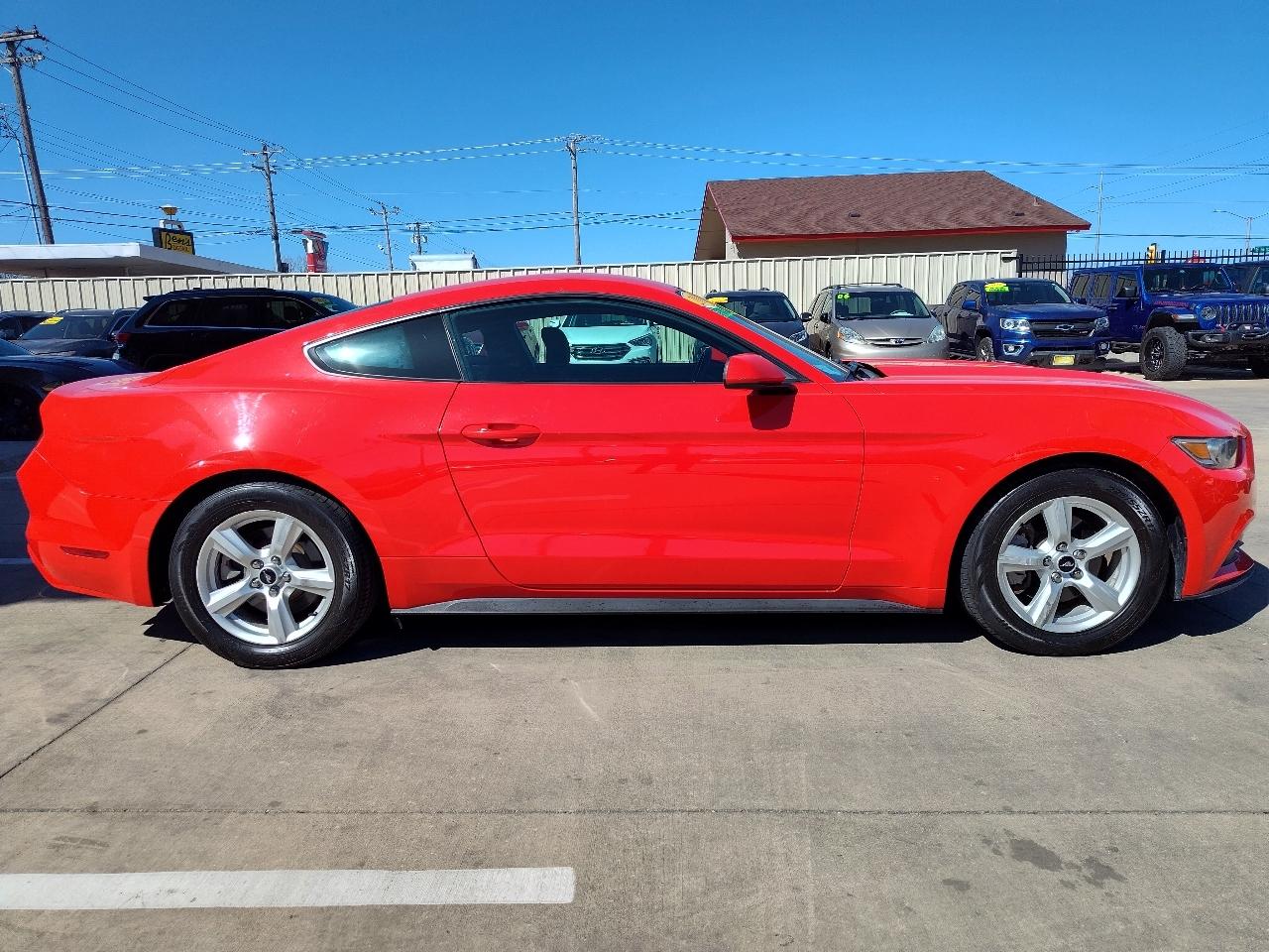 Ford Mustang V6 Deluxe Coupe 2017