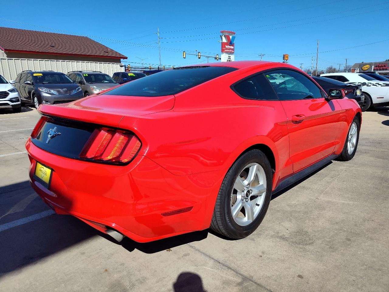 Ford Mustang V6 Deluxe Coupe 2017