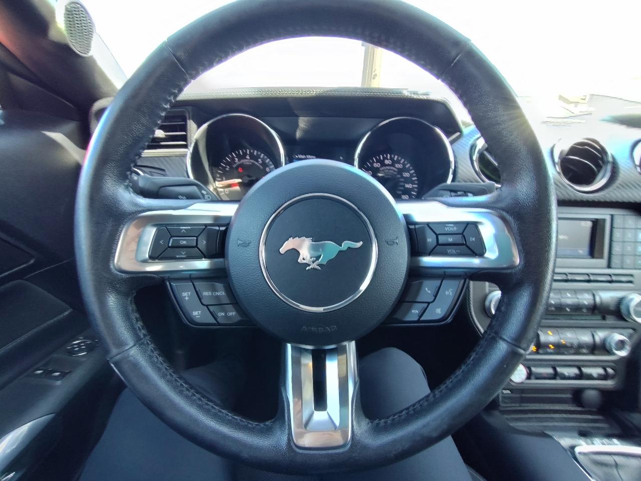 Ford Mustang V6 Deluxe Coupe 2017