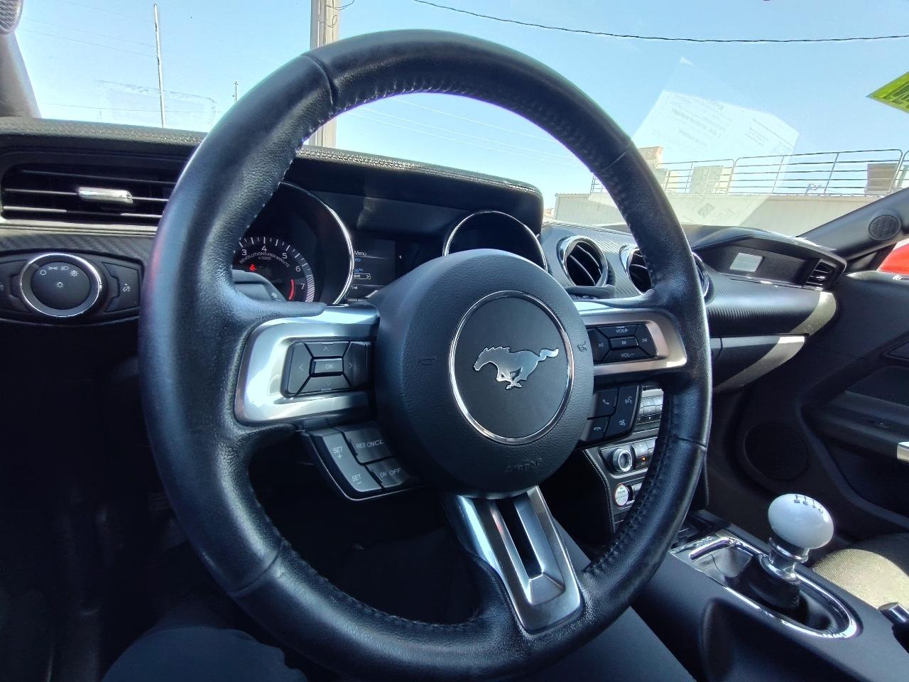 Ford Mustang V6 Deluxe Coupe 2017