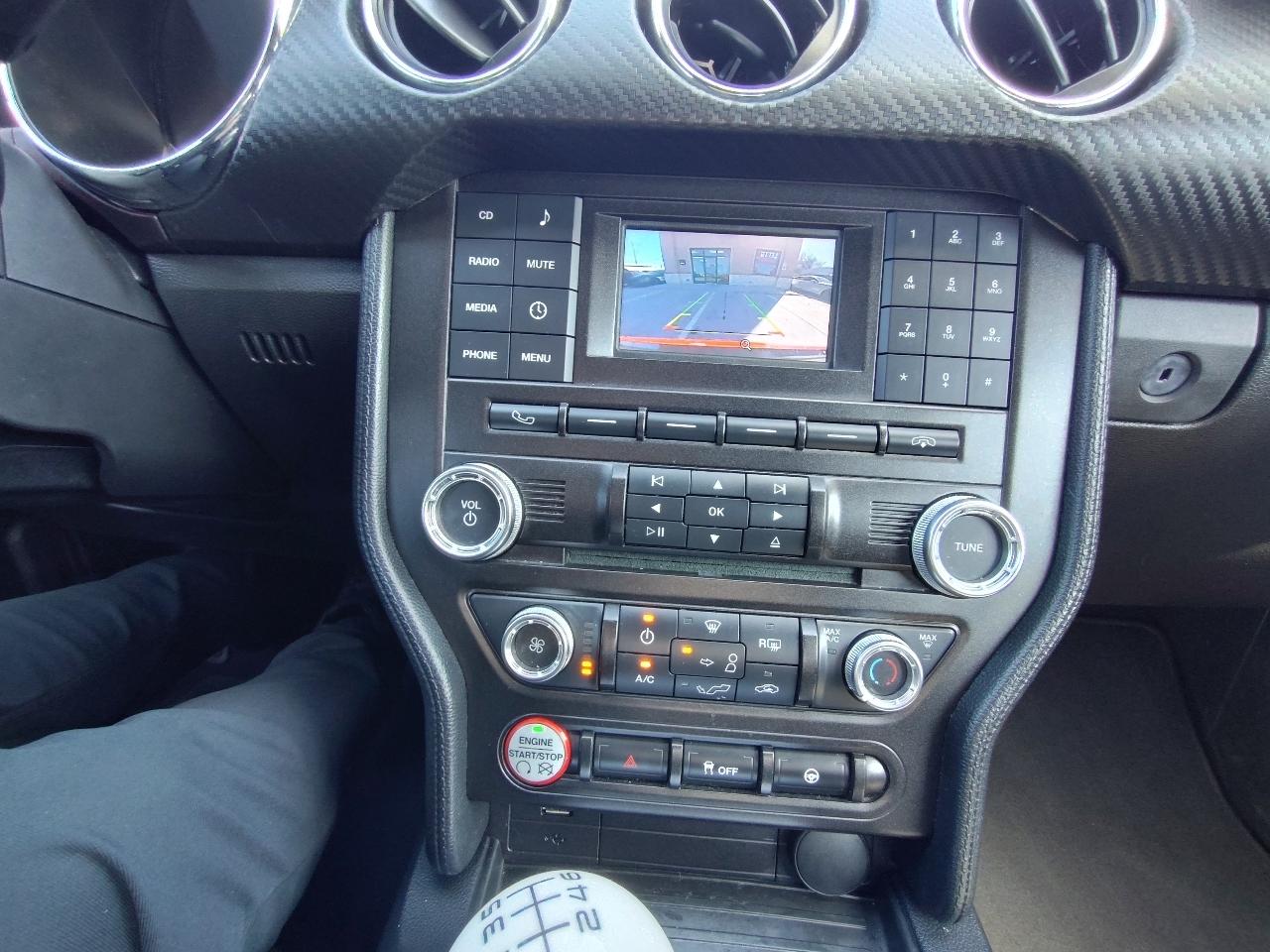 Ford Mustang V6 Deluxe Coupe 2017