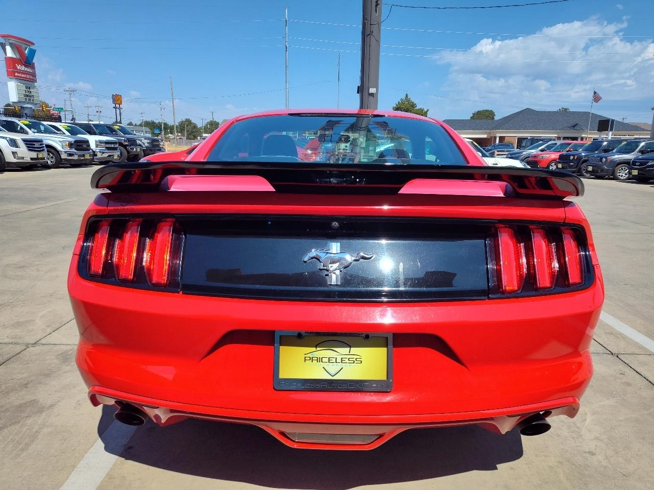 2017 Ford Mustang V6 - Photo 5