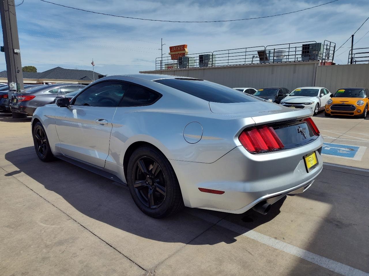 Ford Mustang V6 Coupe 2016