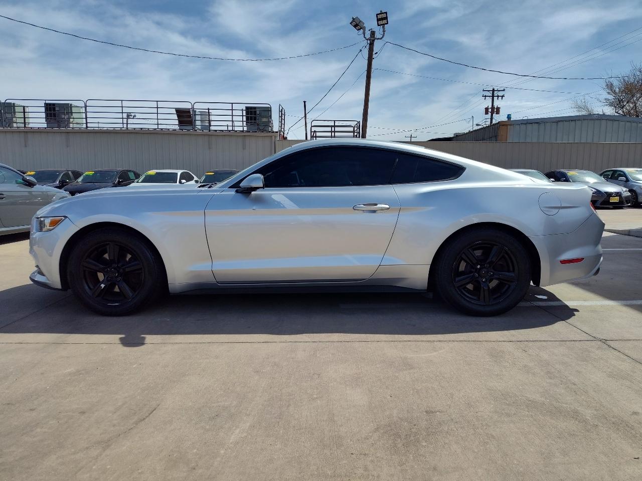 Ford Mustang V6 Coupe 2016
