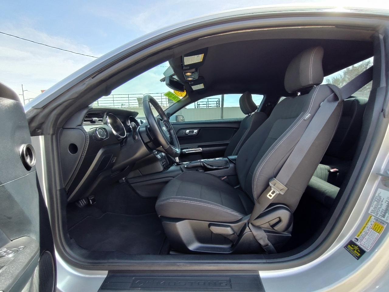 Ford Mustang V6 Coupe 2016