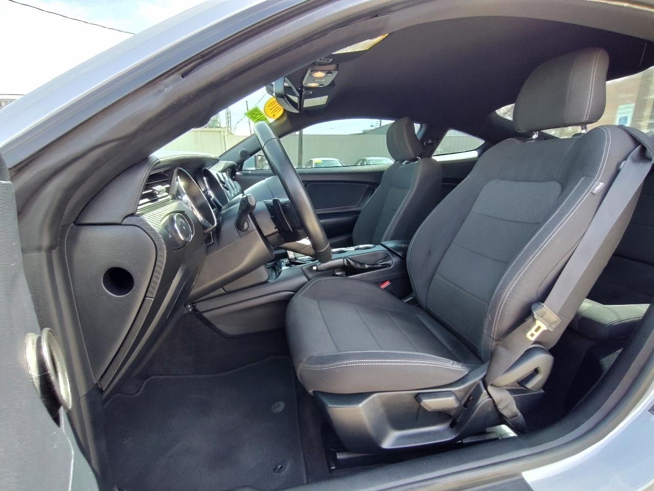 Ford Mustang V6 Coupe 2016