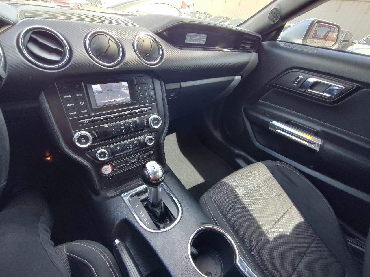 Ford Mustang V6 Coupe 2016