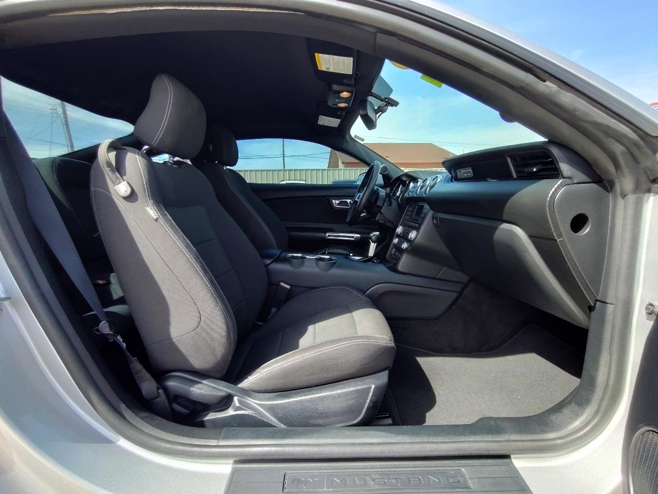 Ford Mustang V6 Coupe 2016