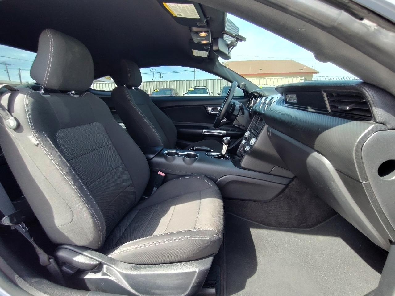 Ford Mustang V6 Coupe 2016