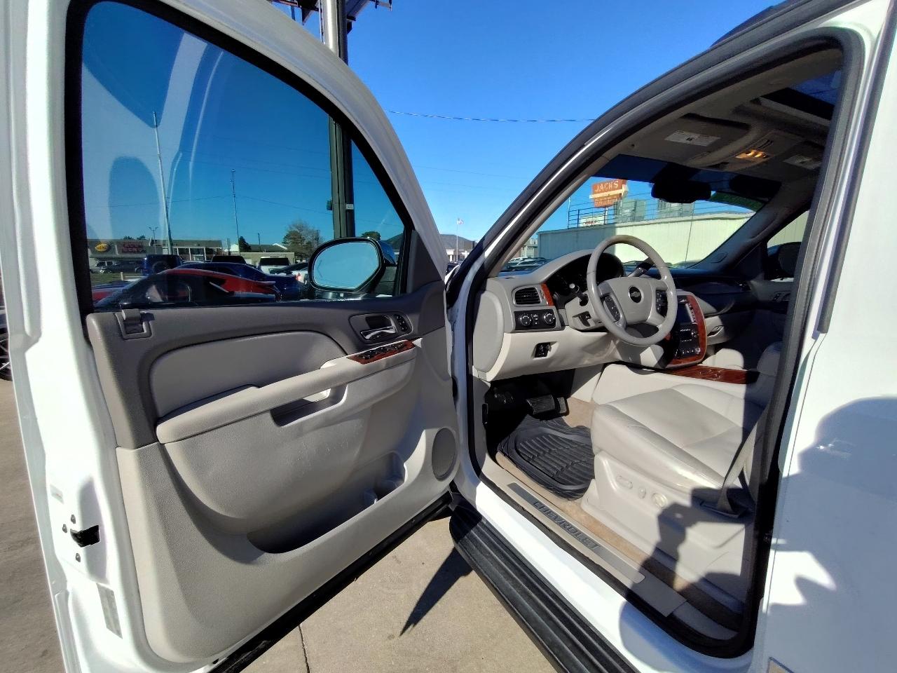 Chevrolet Avalanche LTZ 4D SUV 4WD 2011