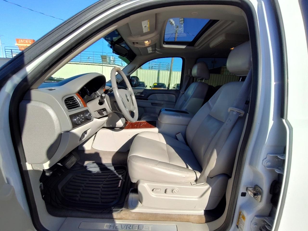 Chevrolet Avalanche LTZ 4D SUV 4WD 2011