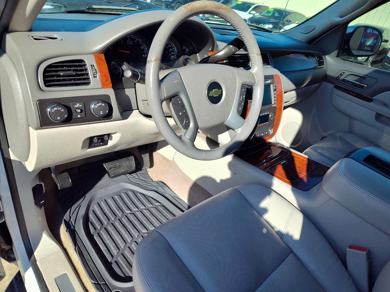 Chevrolet Avalanche LTZ 4D SUV 4WD 2011