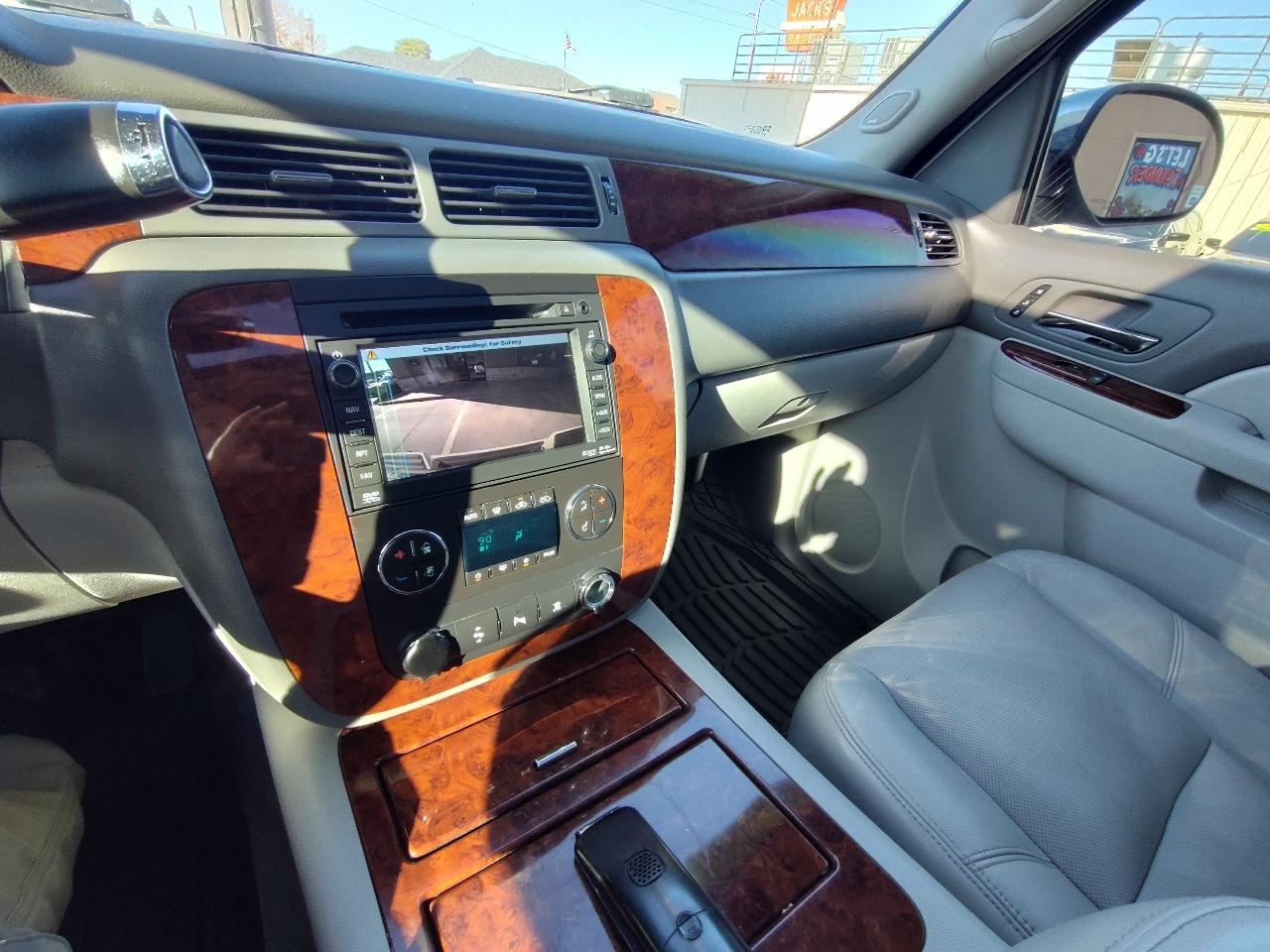 Chevrolet Avalanche LTZ 4D SUV 4WD 2011