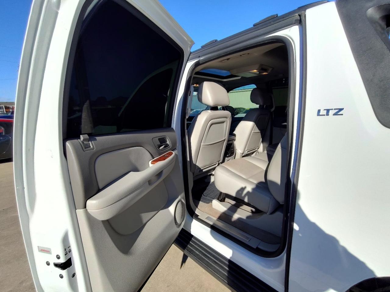 Chevrolet Avalanche LTZ 4D SUV 4WD 2011