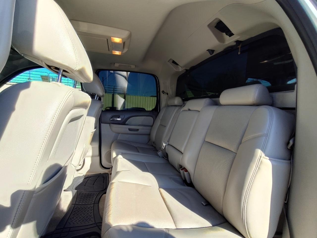 Chevrolet Avalanche LTZ 4D SUV 4WD 2011