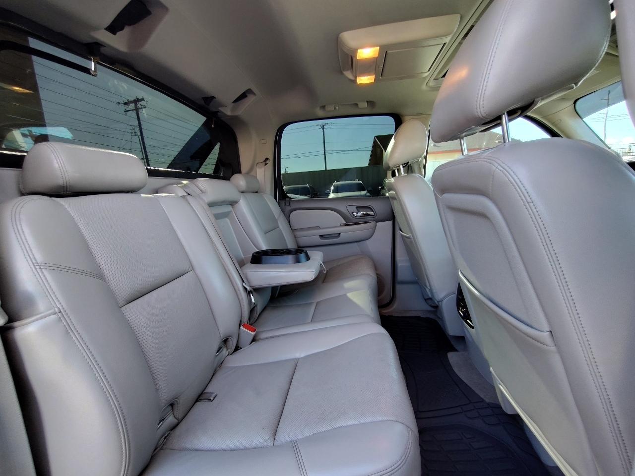 Chevrolet Avalanche LTZ 4D SUV 4WD 2011