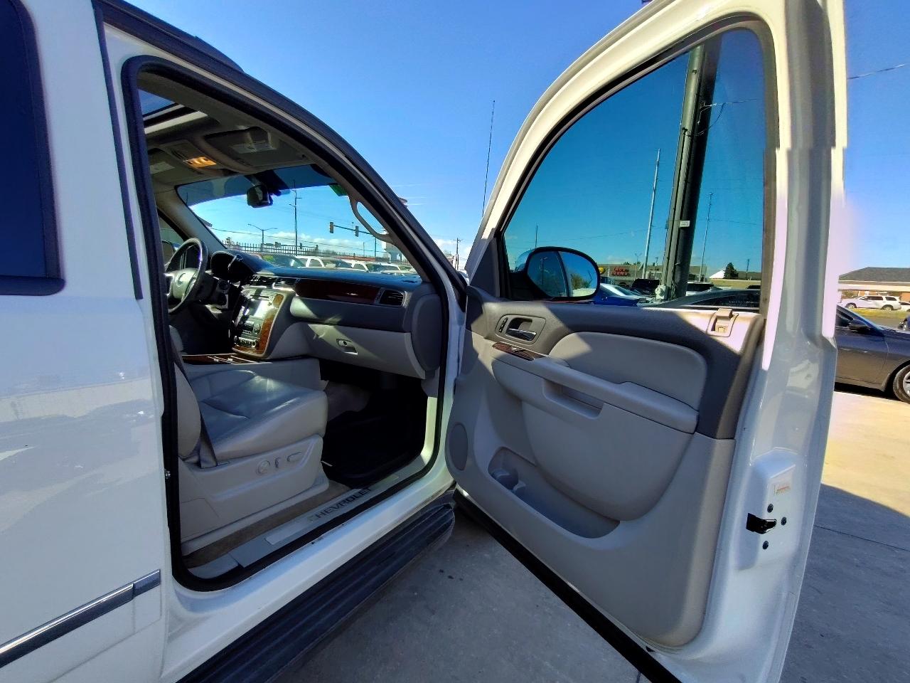 Chevrolet Avalanche LTZ 4D SUV 4WD 2011