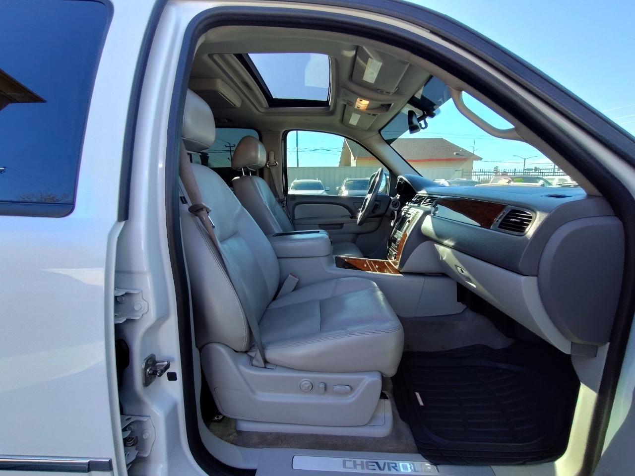 Chevrolet Avalanche LTZ 4D SUV 4WD 2011