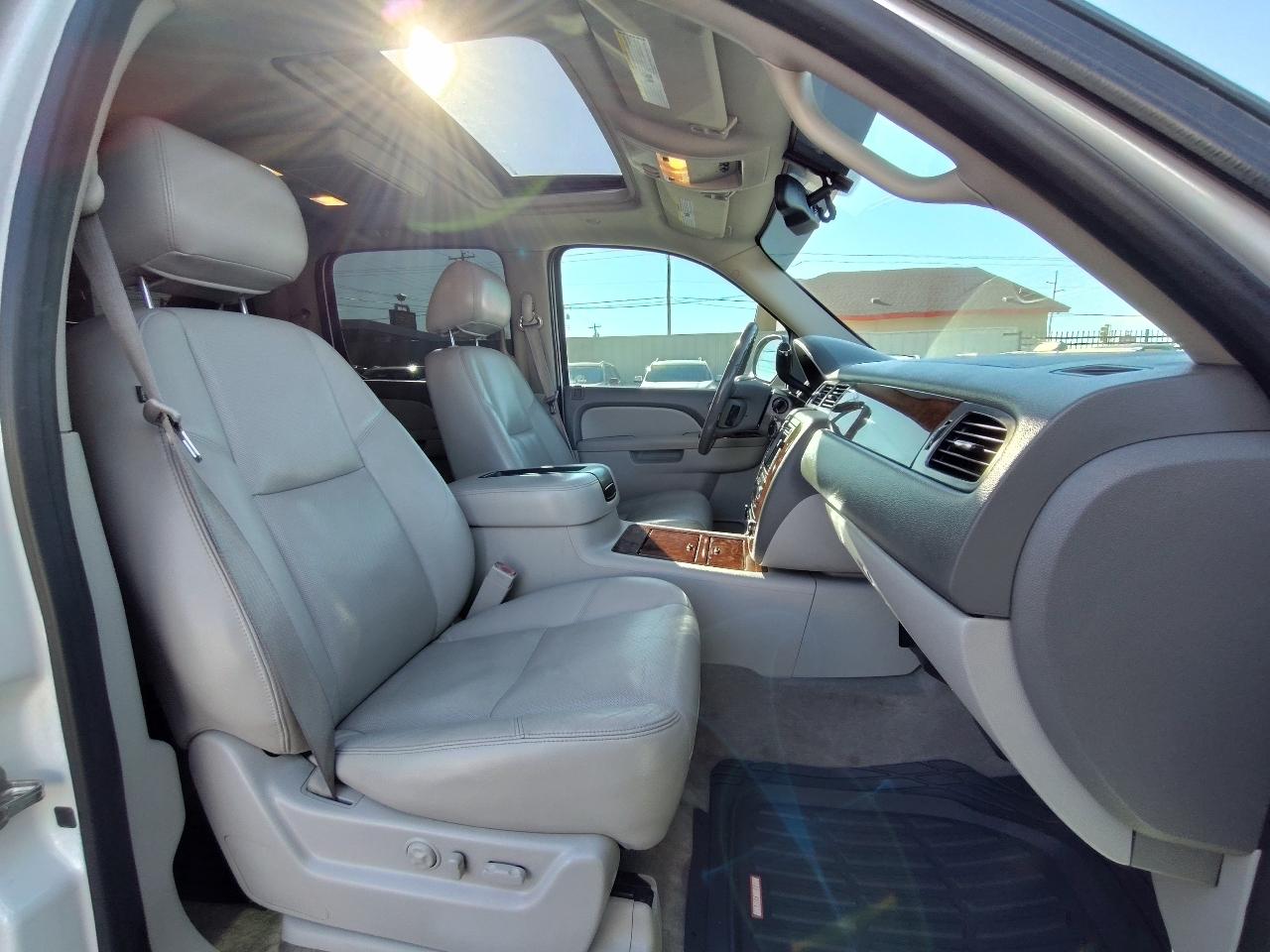 Chevrolet Avalanche LTZ 4D SUV 4WD 2011