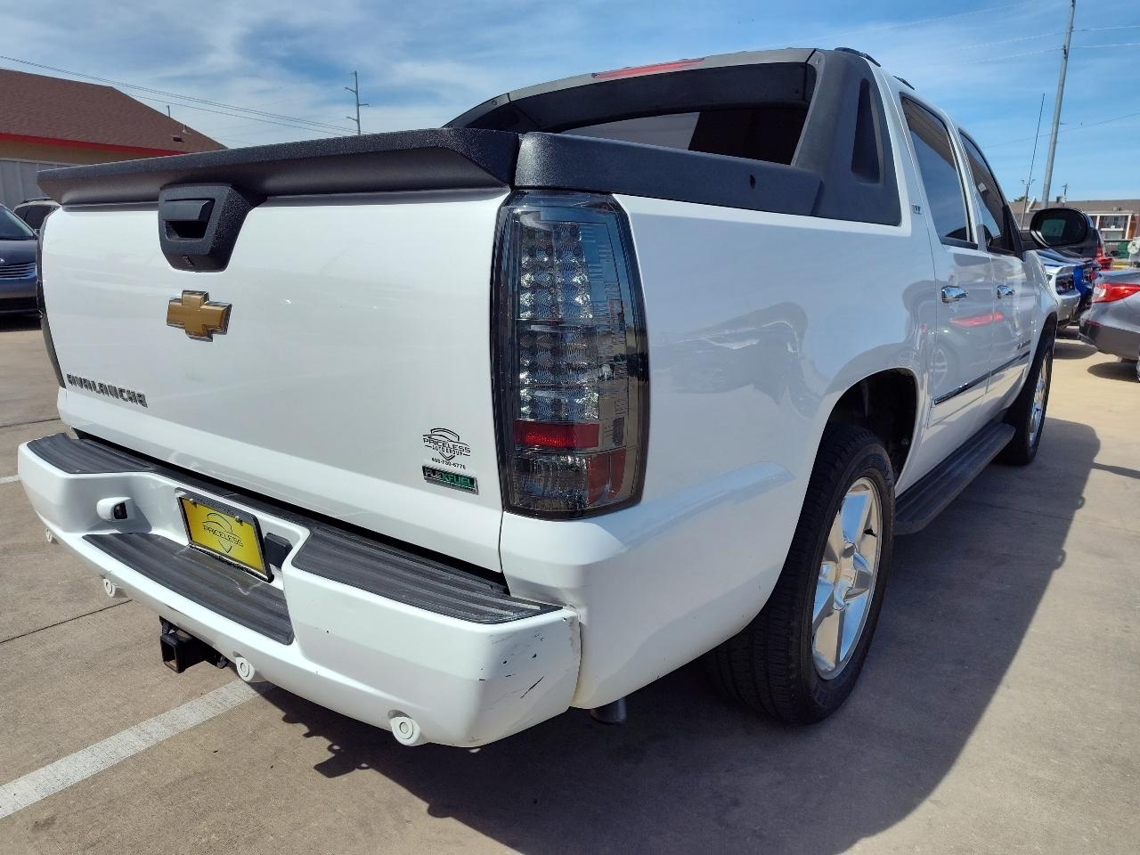 Chevrolet Avalanche LTZ 4D SUV 4WD 2011