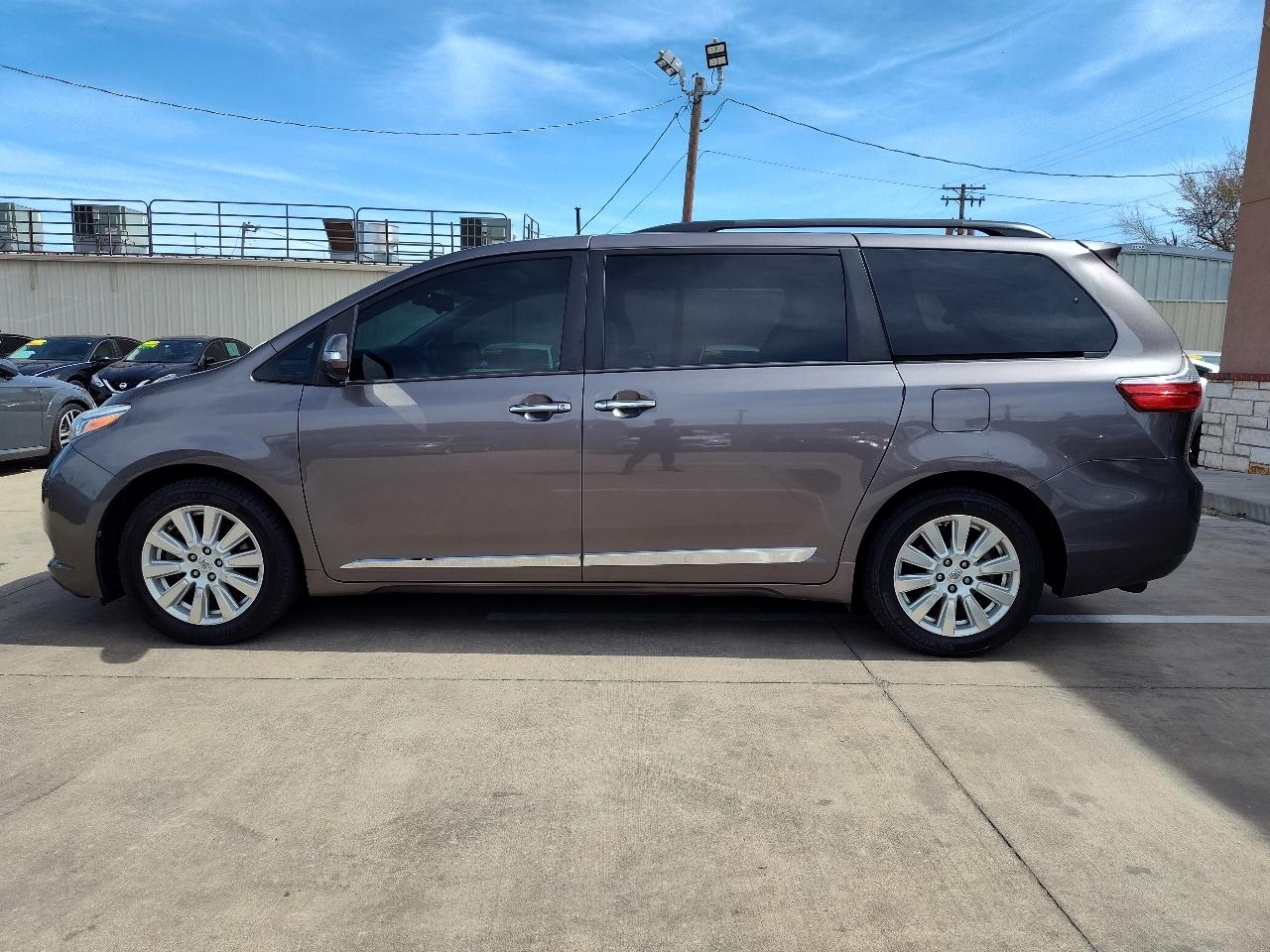 Toyota Sienna Limited Premium 7-Passenger 2017