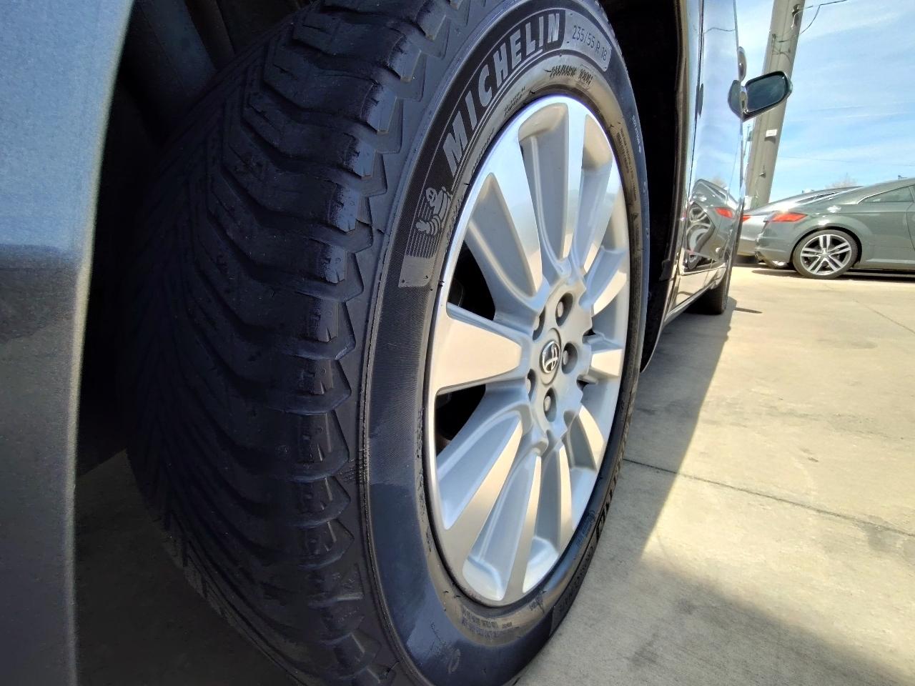 Toyota Sienna Limited Premium 7-Passenger 2017