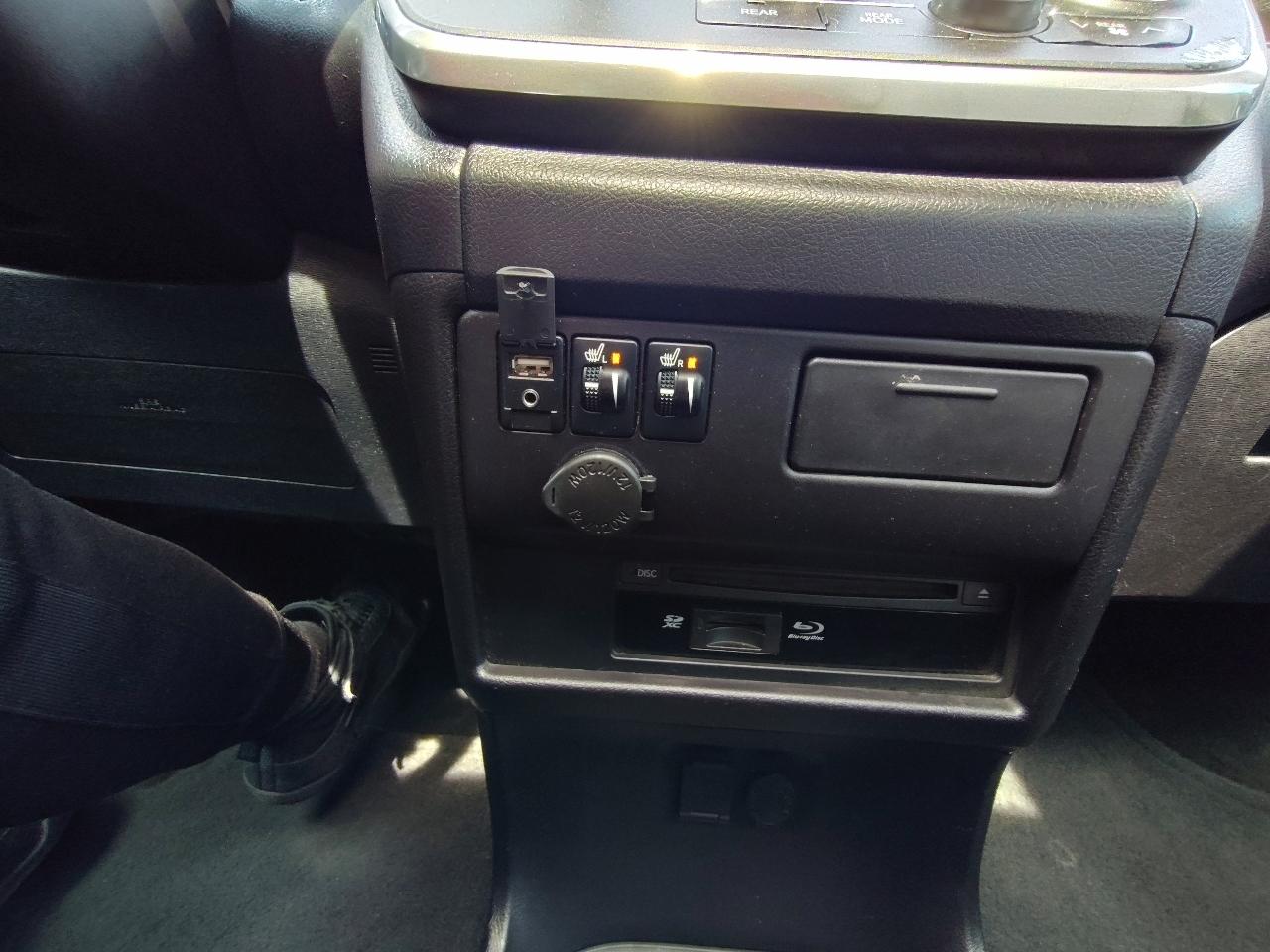 Toyota Sienna Limited Premium 7-Passenger 2017