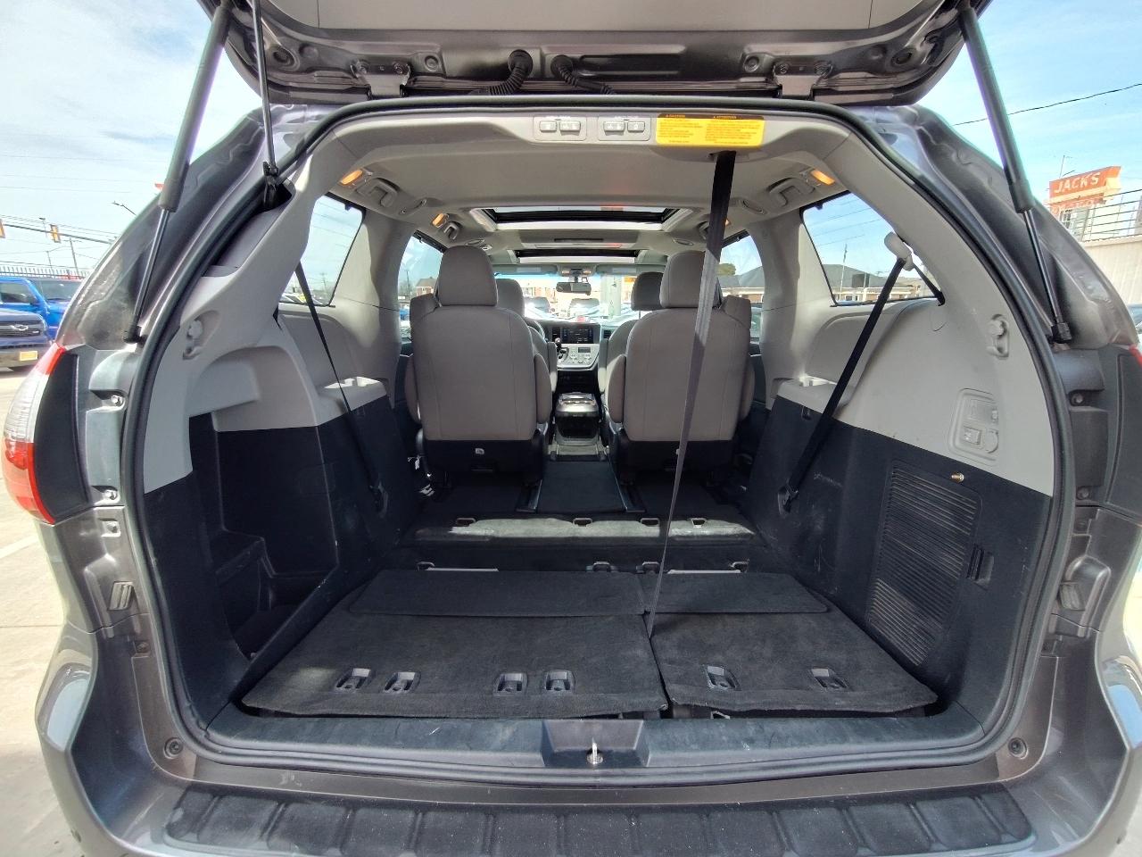 Toyota Sienna Limited Premium 7-Passenger 2017