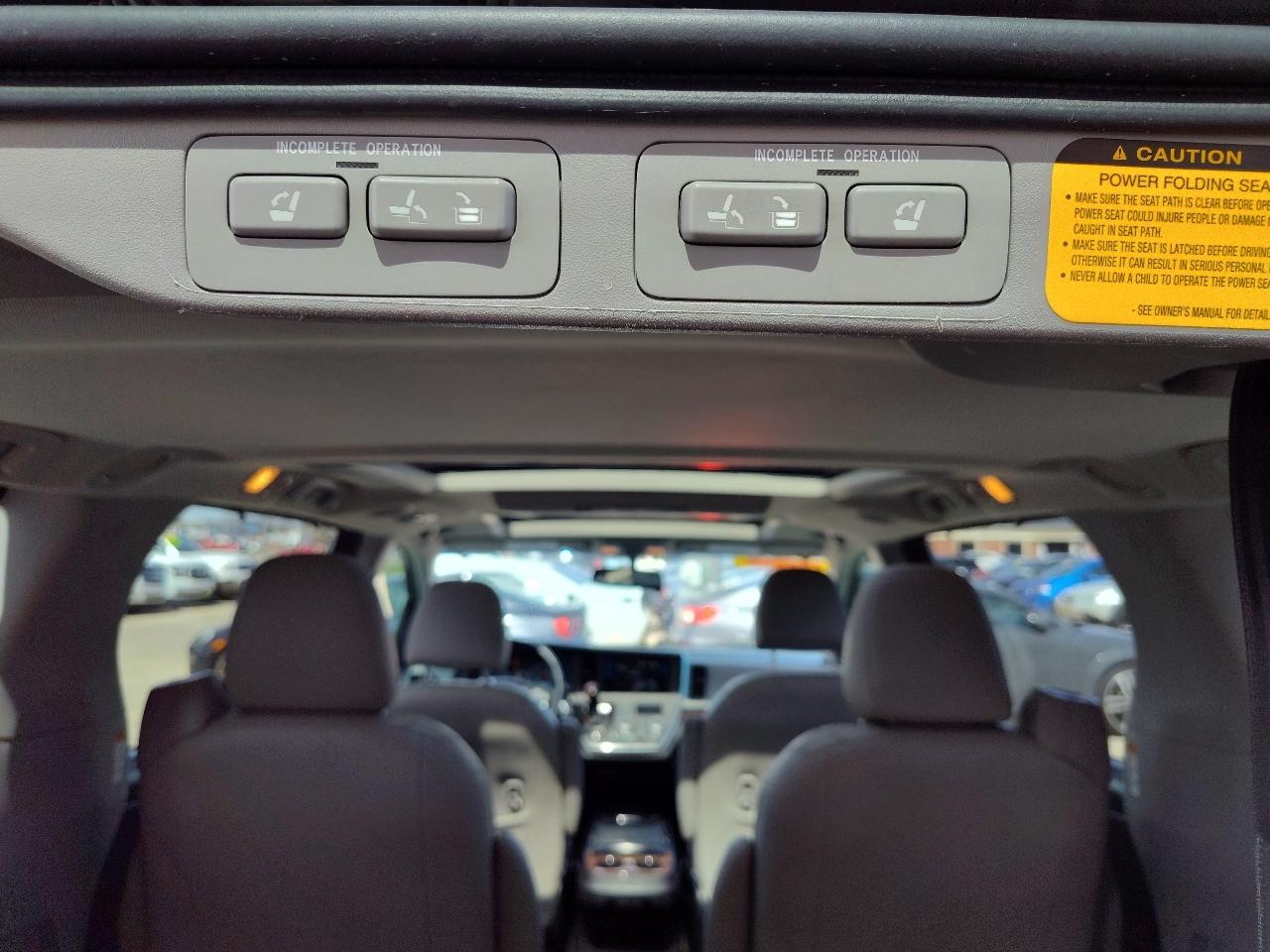 Toyota Sienna Limited Premium 7-Passenger 2017