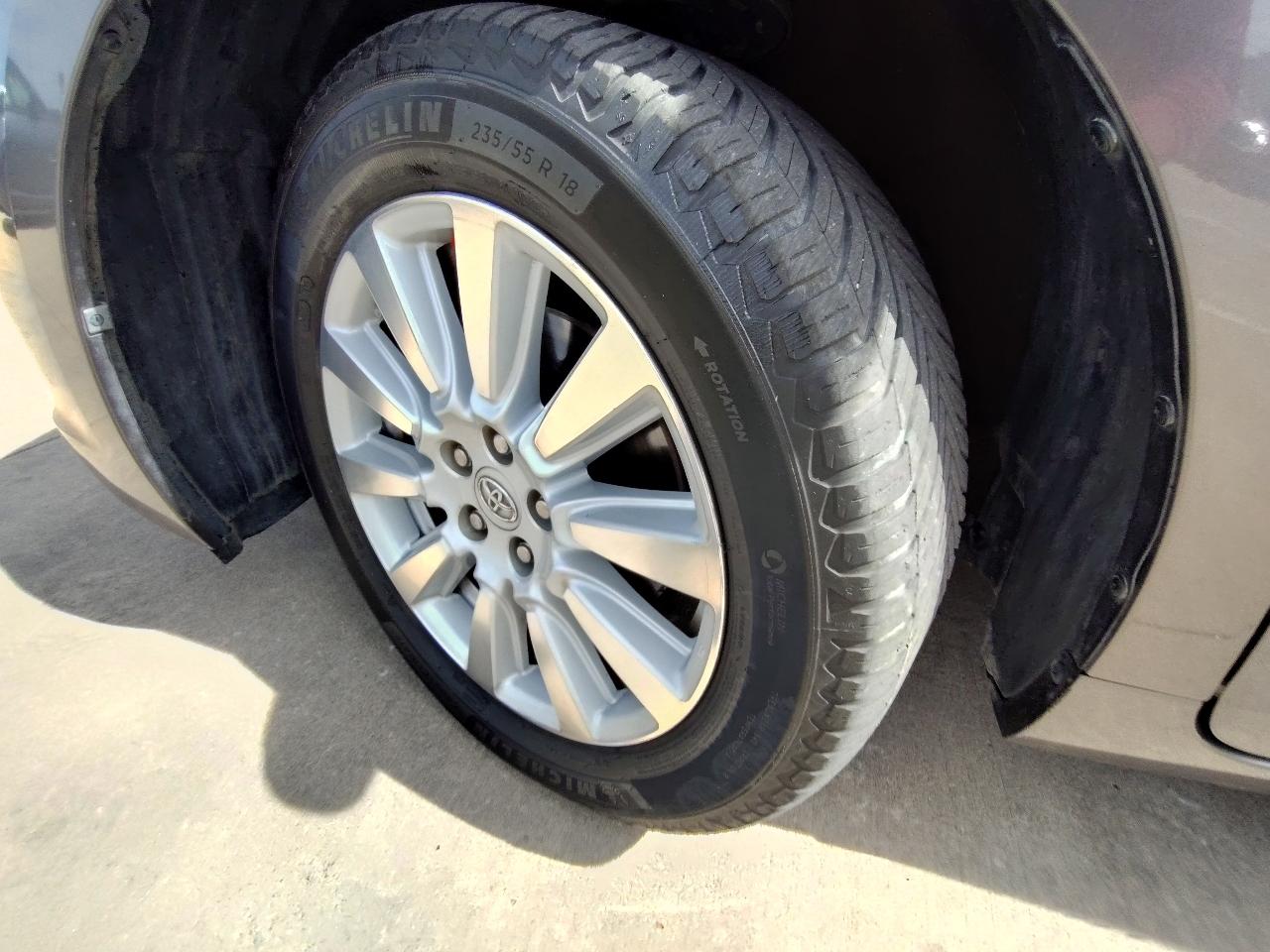 Toyota Sienna Limited Premium 7-Passenger 2017