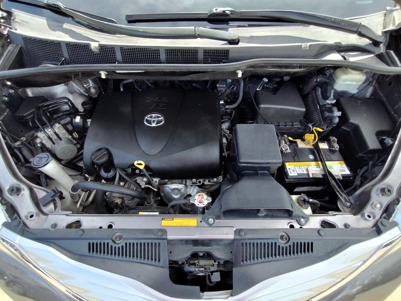 Toyota Sienna Limited Premium 7-Passenger 2017