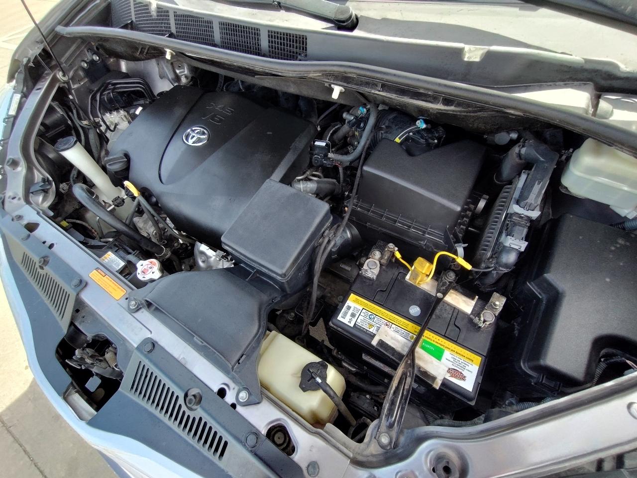 Toyota Sienna Limited Premium 7-Passenger 2017