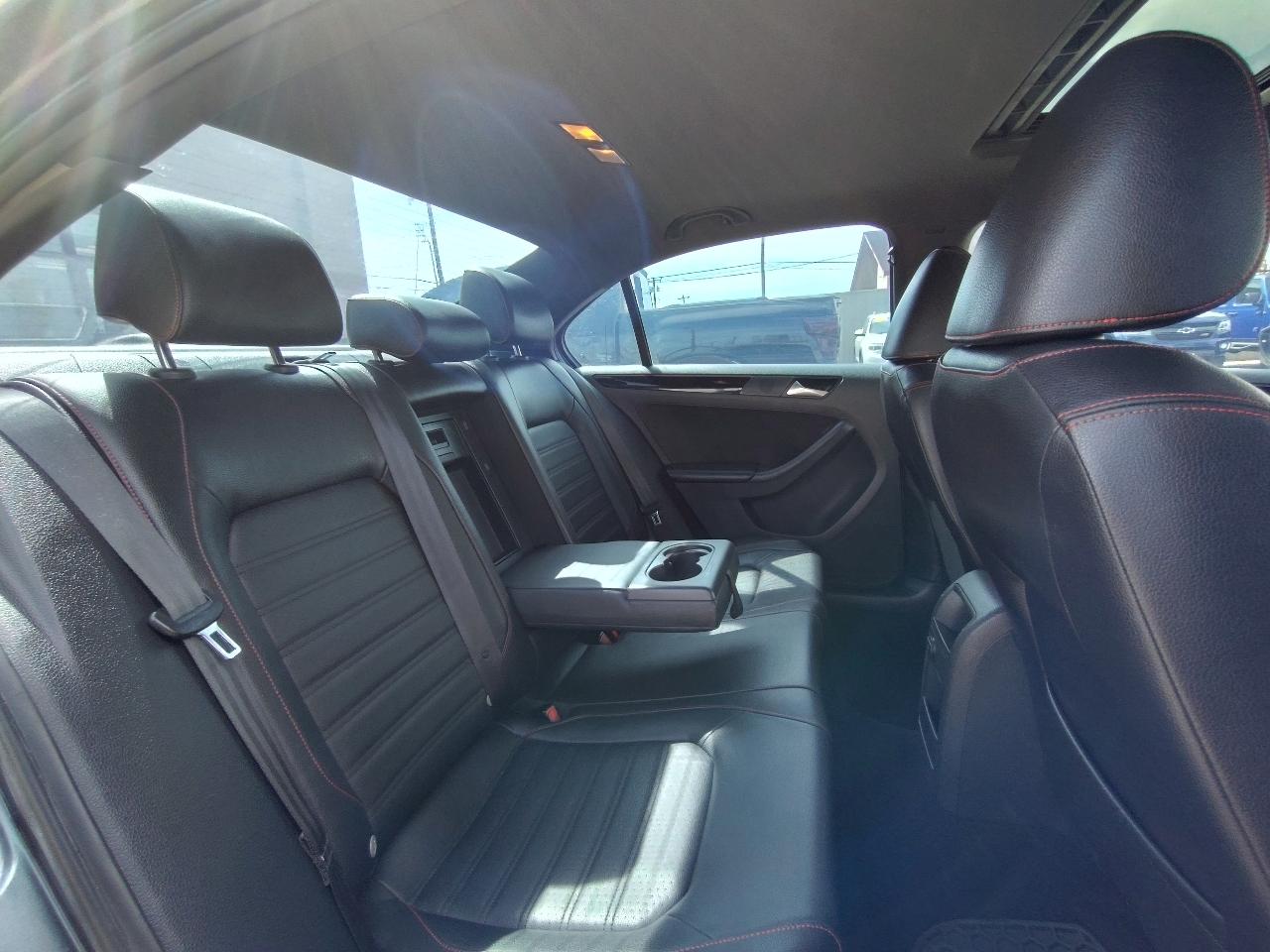 Volkswagen Jetta 2.0T GLI 6A 2017