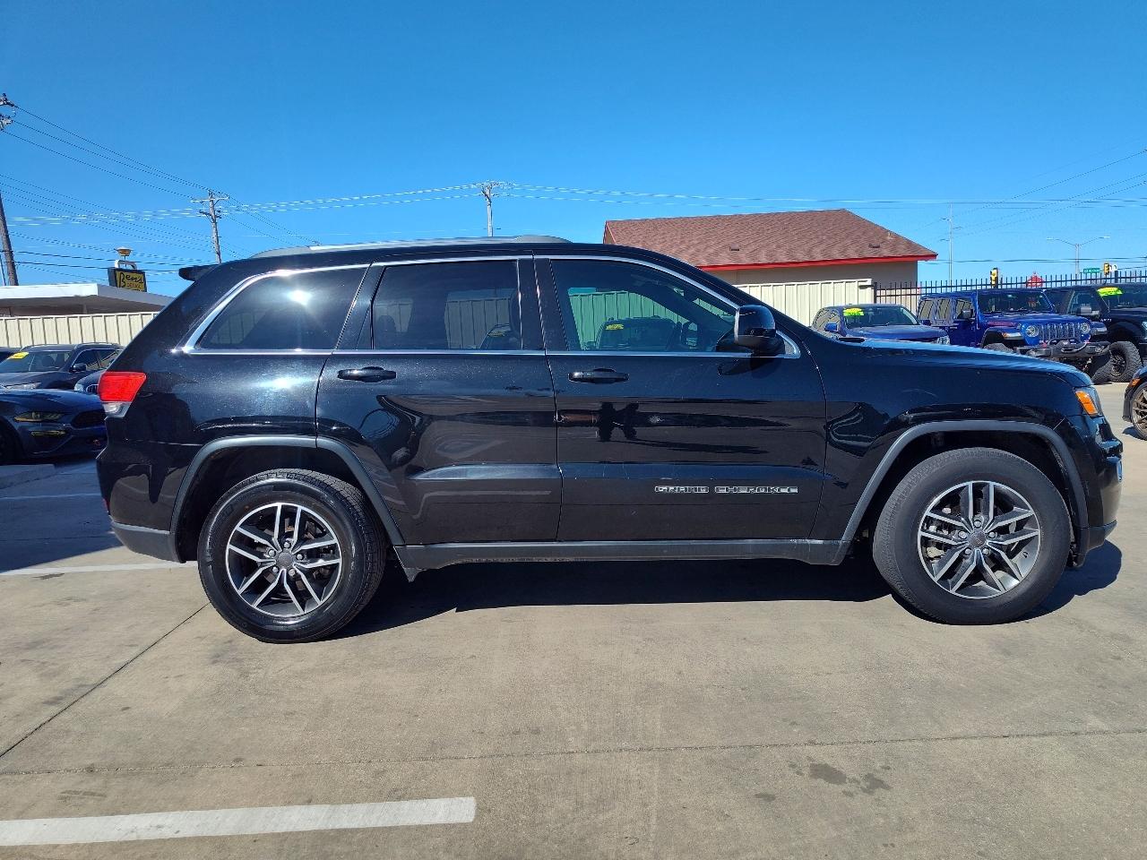 Jeep Grand Cherokee Laredo 4D SUV RWD 2019