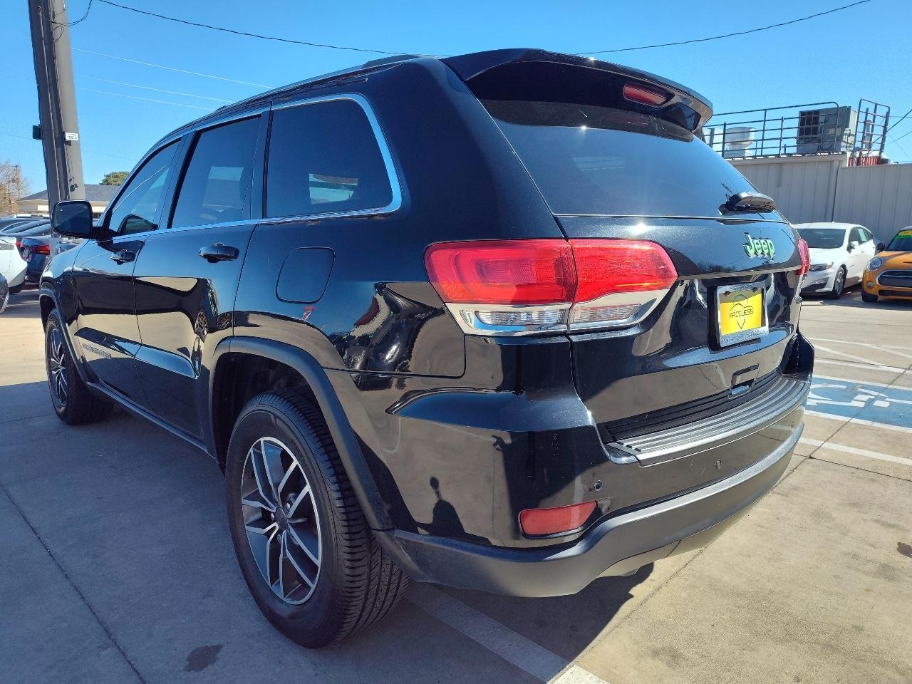 Jeep Grand Cherokee Laredo 4D SUV RWD 2019