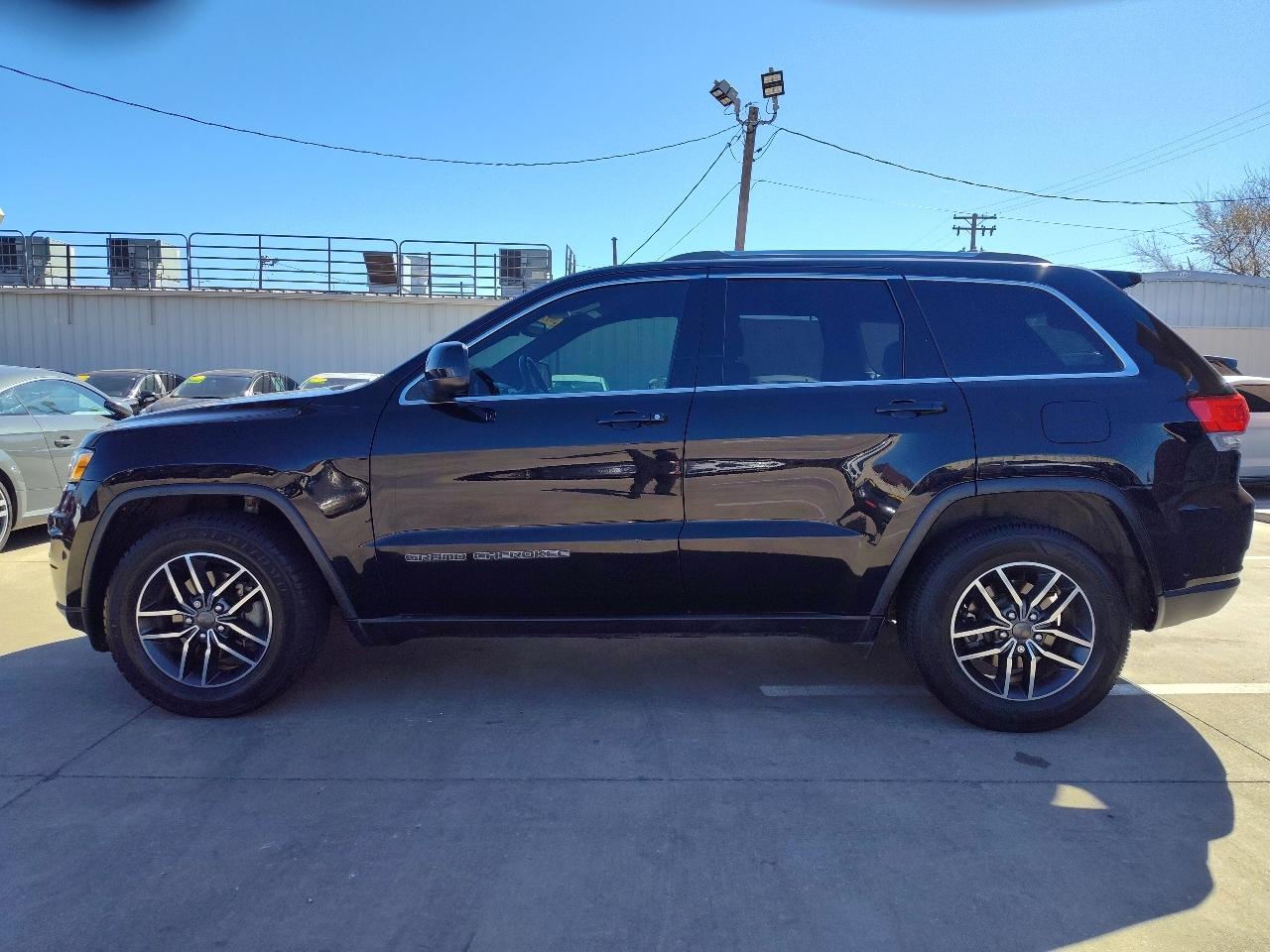 Jeep Grand Cherokee Laredo 4D SUV RWD 2019