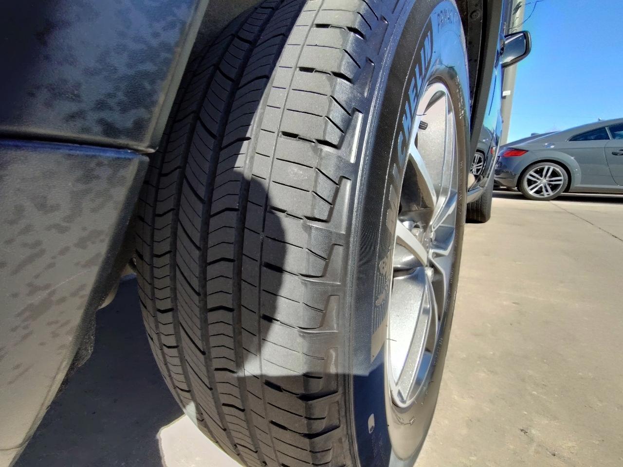 Jeep Grand Cherokee Laredo 4D SUV RWD 2019