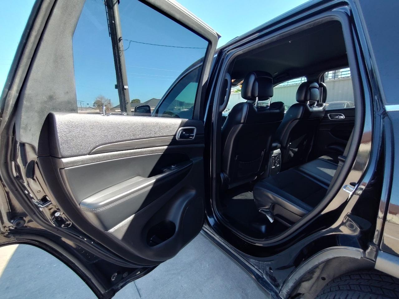 Jeep Grand Cherokee Laredo 4D SUV RWD 2019