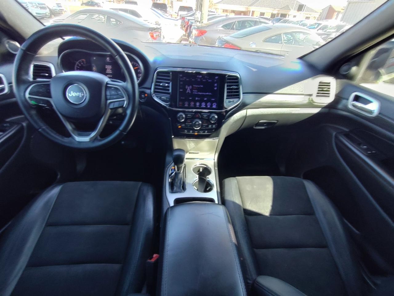 Jeep Grand Cherokee Laredo 4D SUV RWD 2019