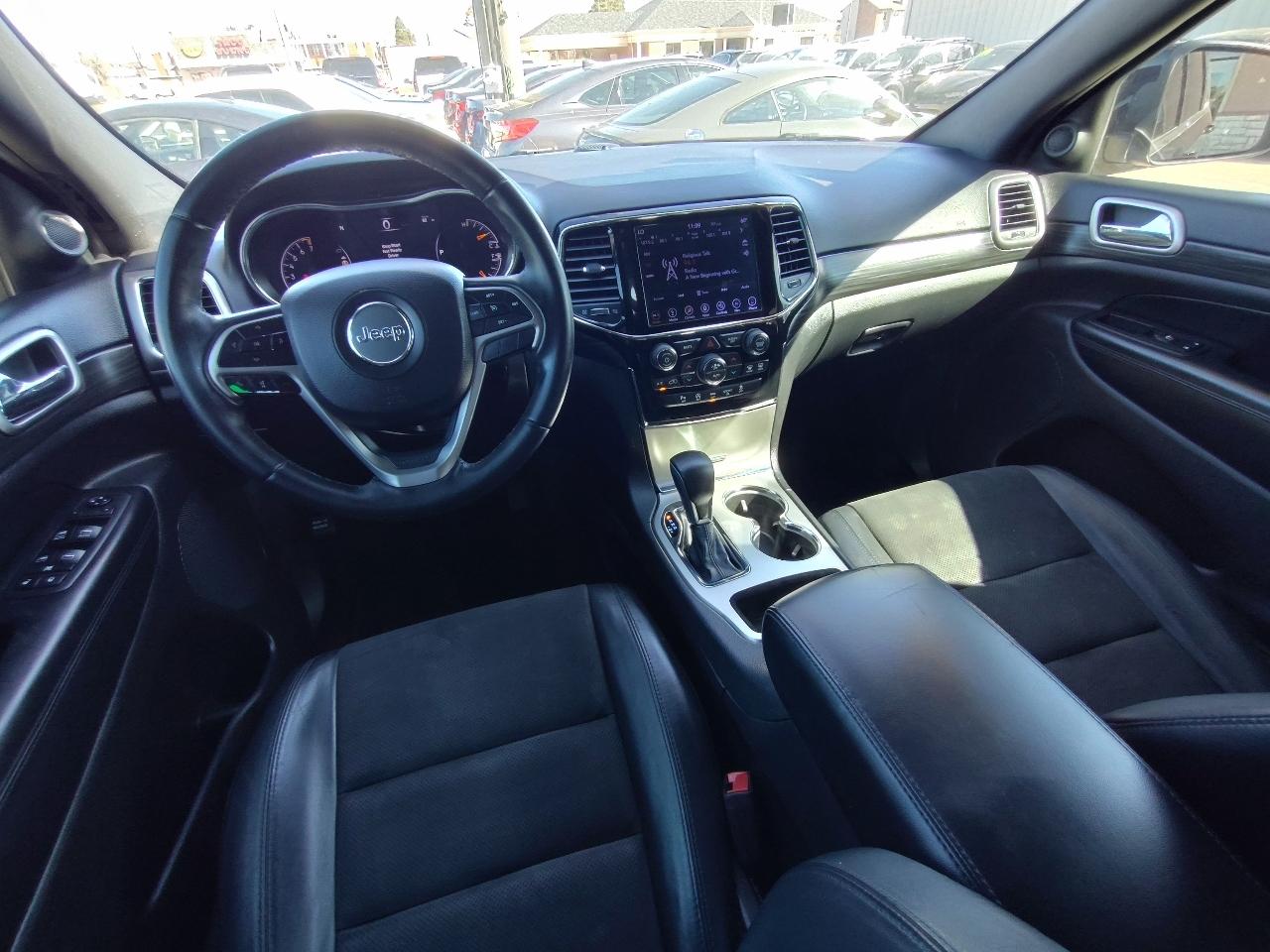 Jeep Grand Cherokee Laredo 4D SUV RWD 2019