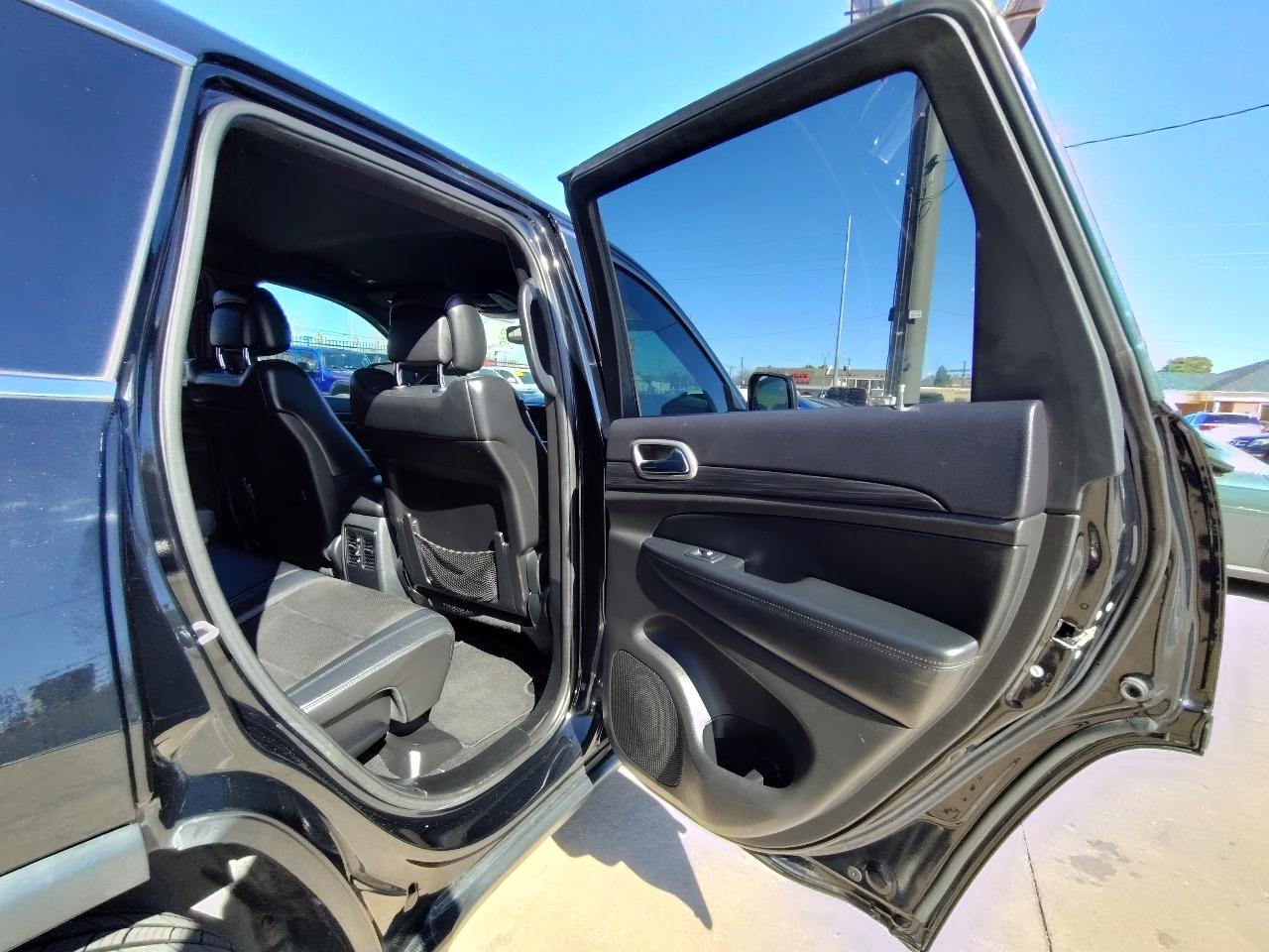 Jeep Grand Cherokee Laredo 4D SUV RWD 2019