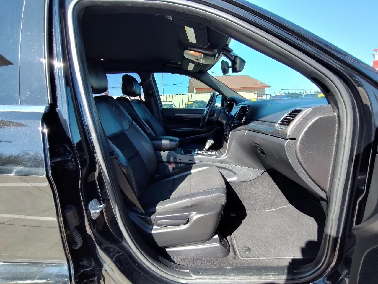 Jeep Grand Cherokee Laredo 4D SUV RWD 2019