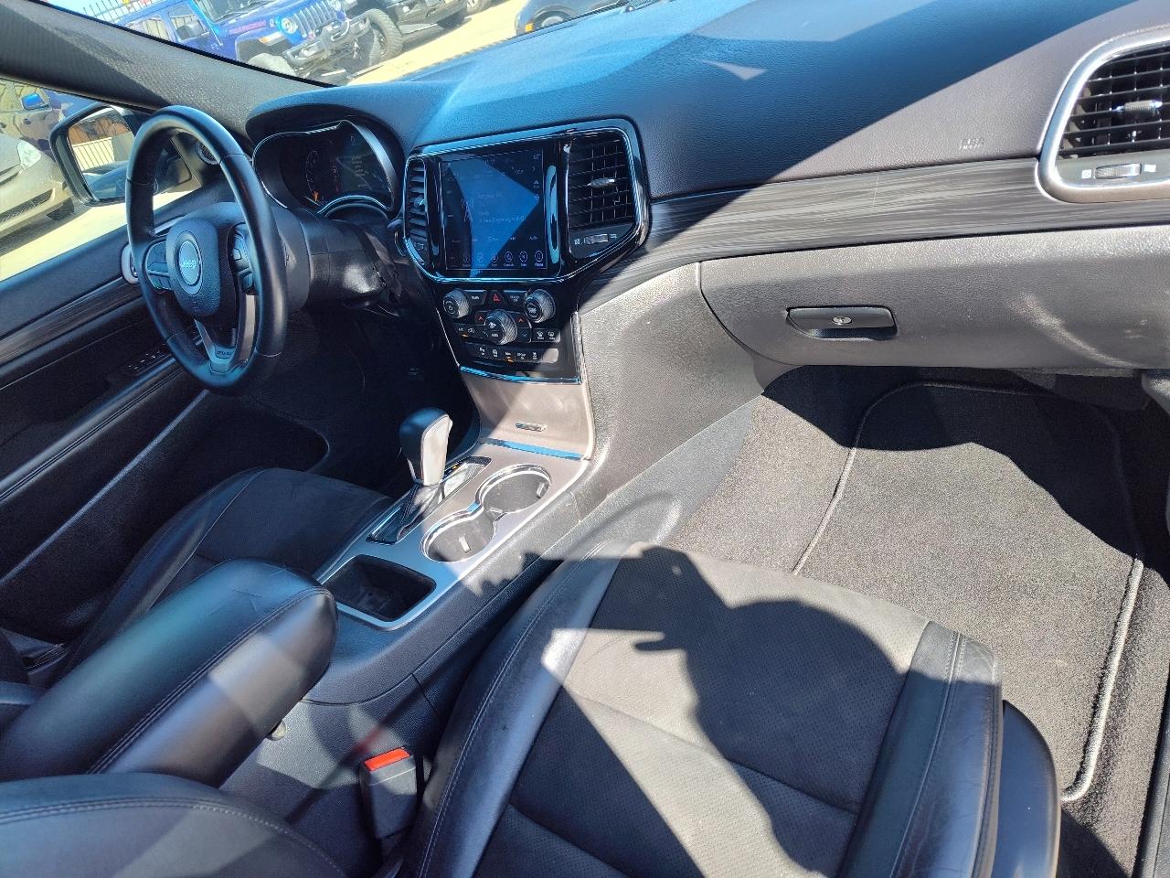 Jeep Grand Cherokee Laredo 4D SUV RWD 2019