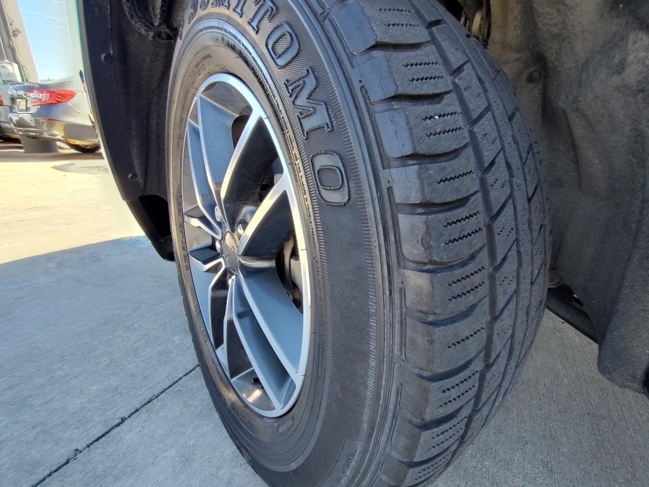 Jeep Grand Cherokee Laredo 4D SUV RWD 2019