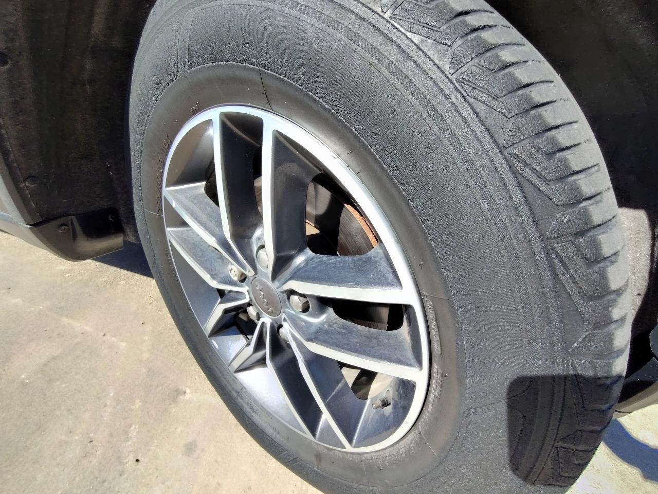 Jeep Grand Cherokee Laredo 4D SUV RWD 2019